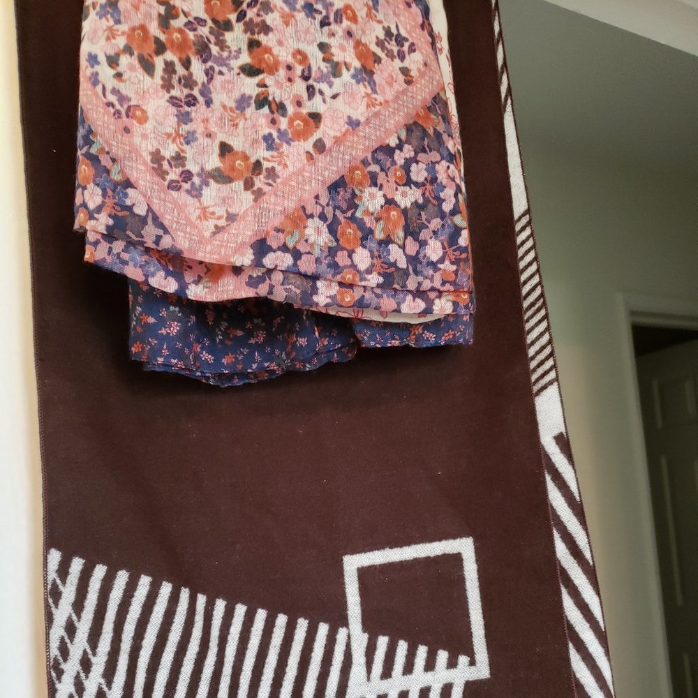Scarf Duo - Picture 12 of 15